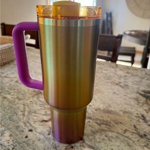 Starbucks x Stanley Summer Gradient
Tumbler 🌈